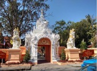 Thailand temple entrance